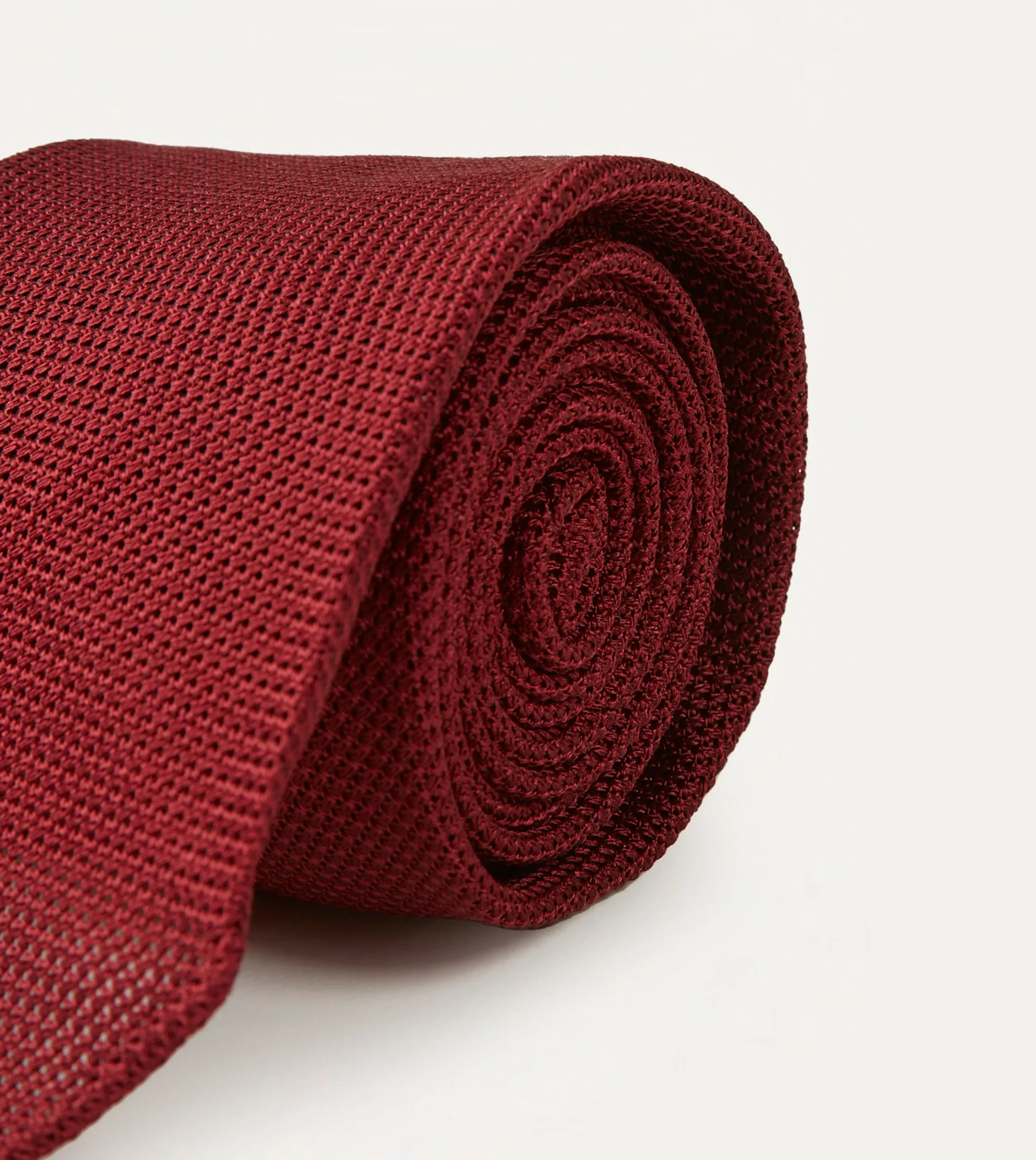 Drake’s Red Fine Woven Grenadine Silk Hand Rolled Tie