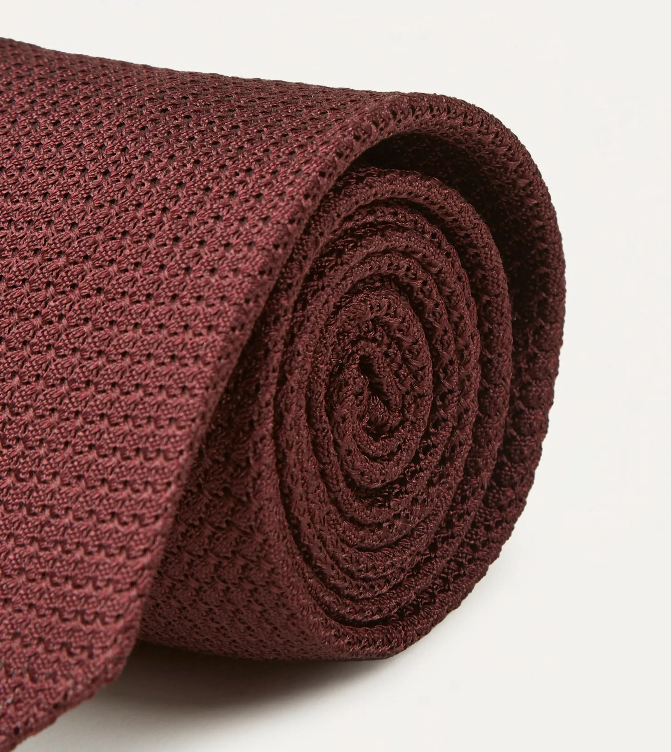 Drake’s Wine Hand Rolled Large Knot Grenadine Tie